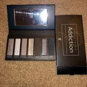 Younique eyeshadow palette #2